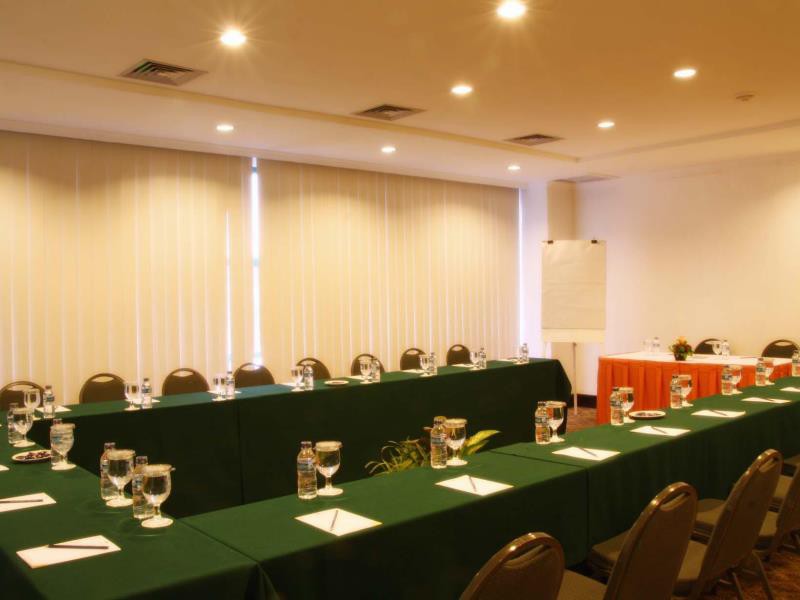 the acacia hotel jakarta