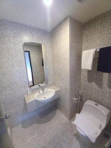 nite and day candi semarang