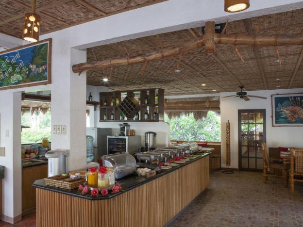 pura vida beach and dive resort