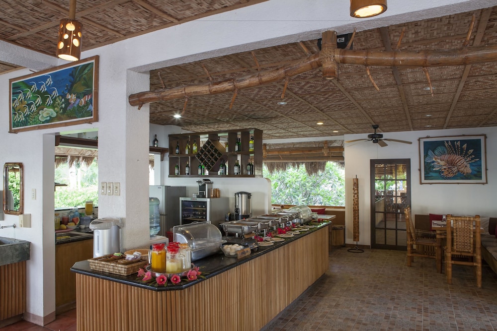 pura vida beach and dive resort