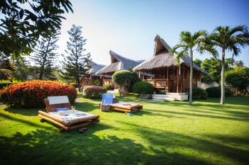 pura vida beach and dive resort