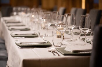 hotel excelsior planet