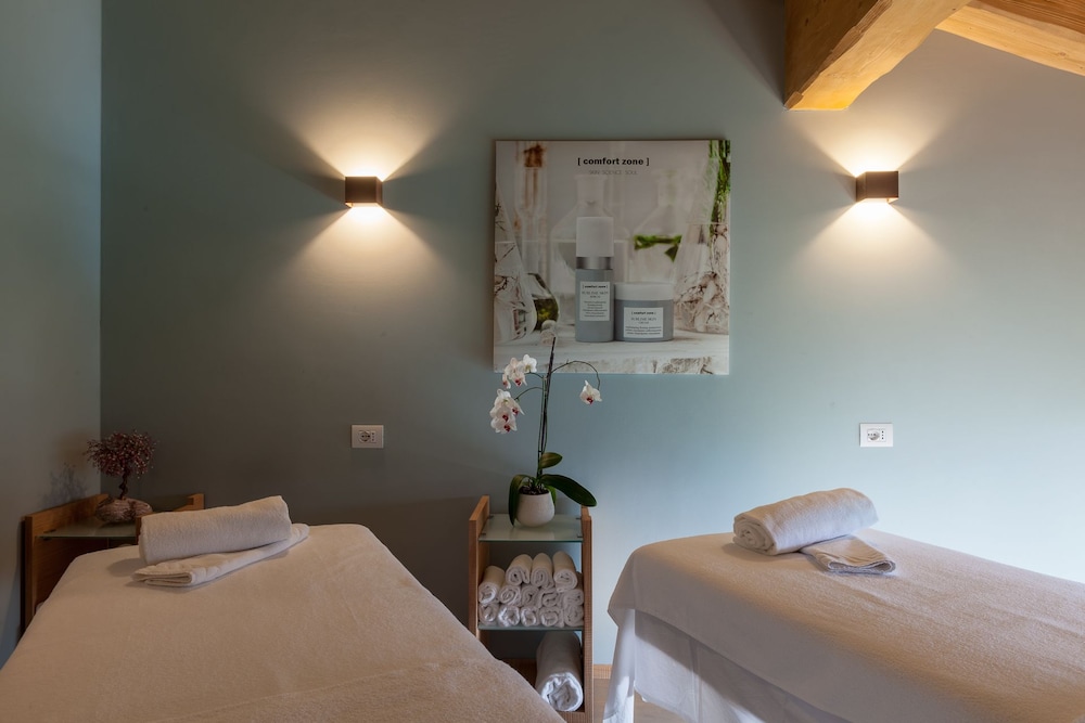 hotel excelsior planet