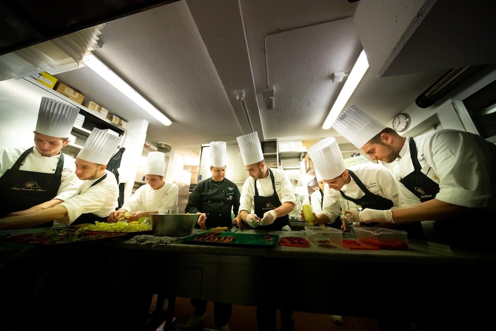 hotel excelsior planet