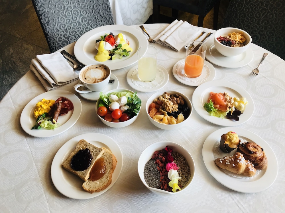 hotel excelsior planet