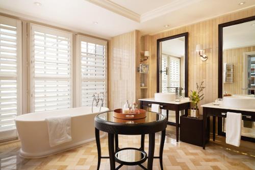 corinthia london