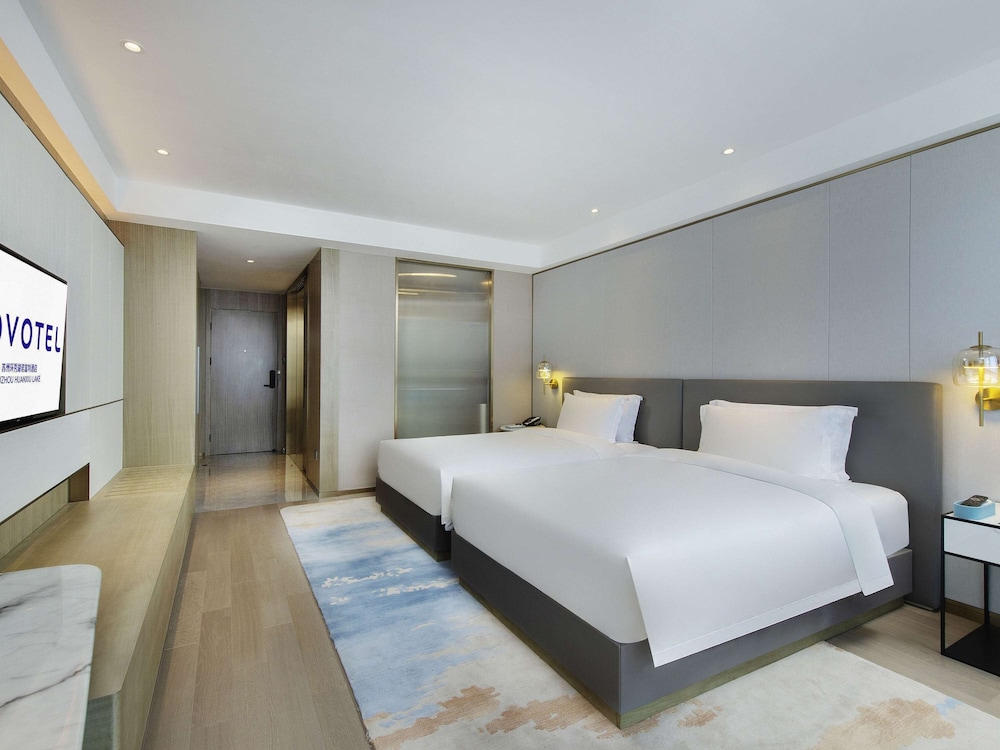 novotel suzhou huanxiu lake