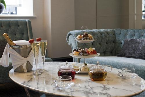 wellington hotel by blue orchid