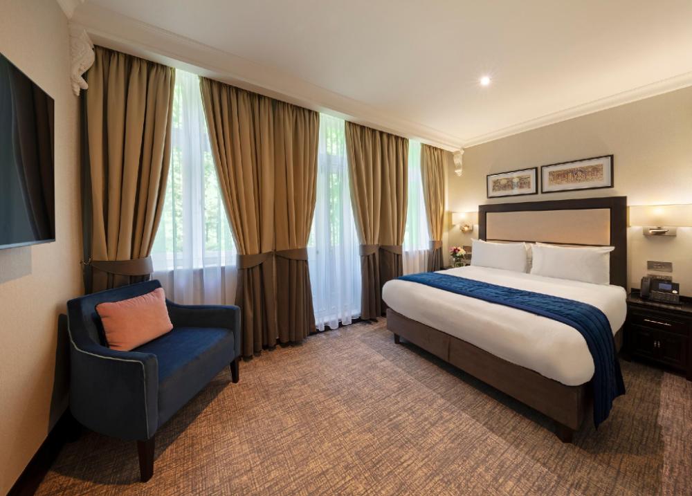 wellington hotel by blue orchid