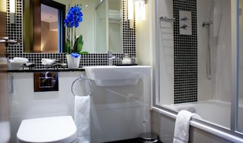 wellington hotel by blue orchid
