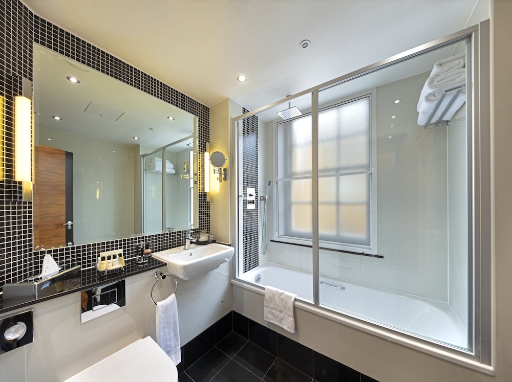 wellington hotel by blue orchid
