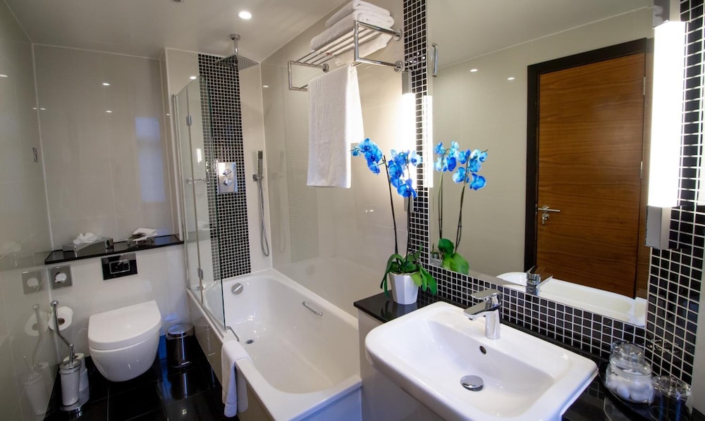 wellington hotel by blue orchid