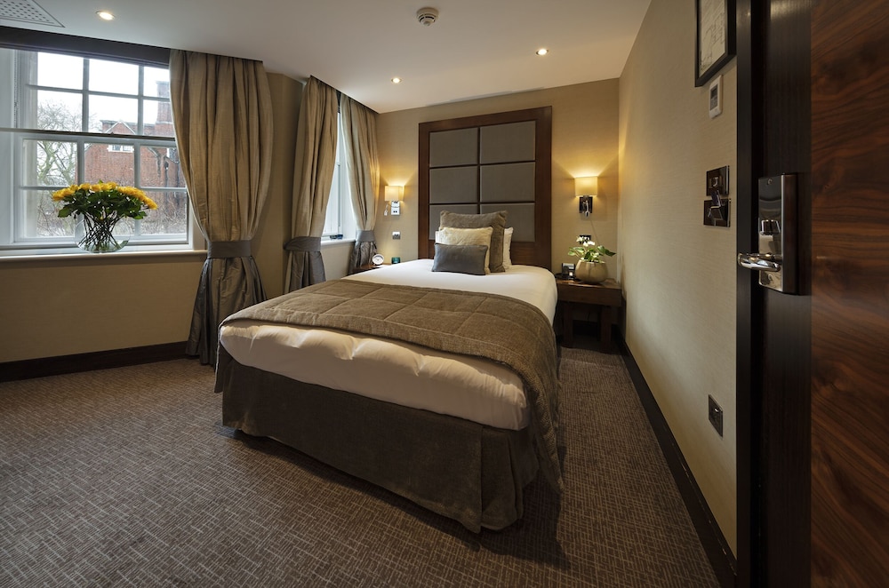 wellington hotel by blue orchid