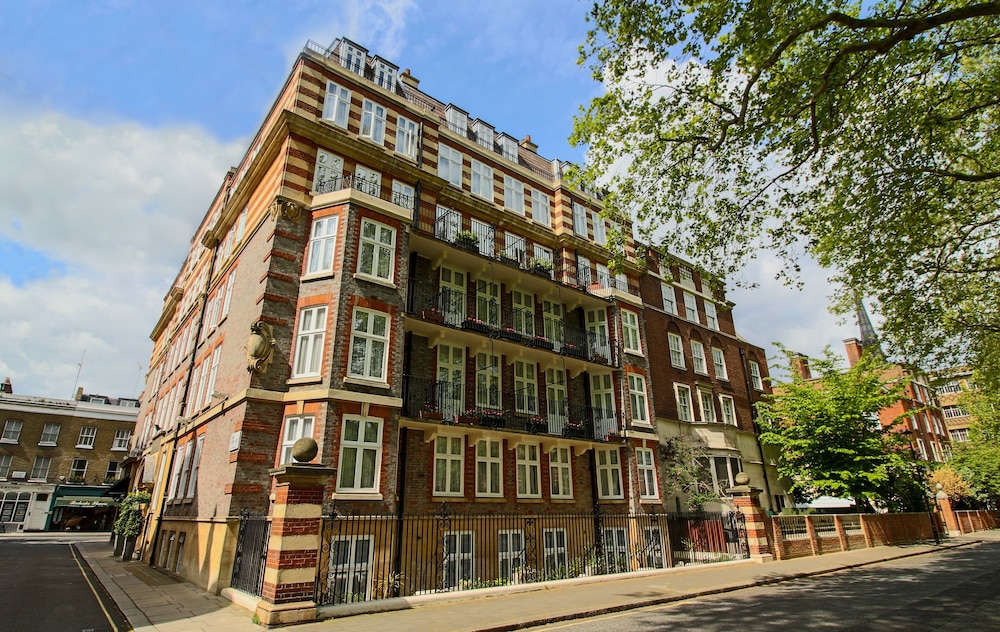 wellington hotel by blue orchid