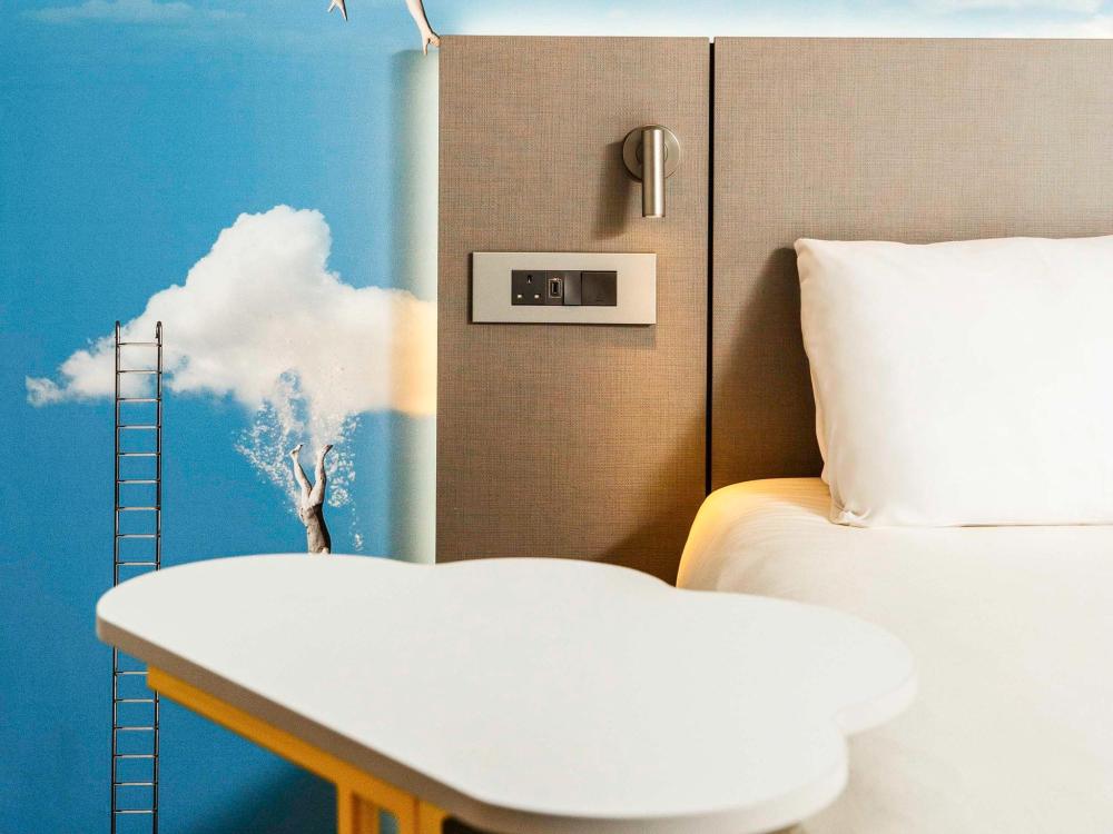 ibis styles manchester portland hotel