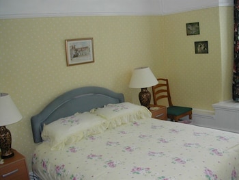 Neuadd Arms Hotel,Llangammarch Wells>>Llandrindod Wells,2.5 star