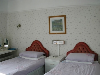Neuadd Arms Hotel,Llangammarch Wells>>Llandrindod Wells,2.5 star