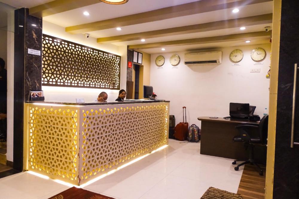 hotel sunshine airport