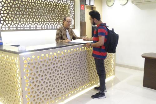 hotel sunshine airport