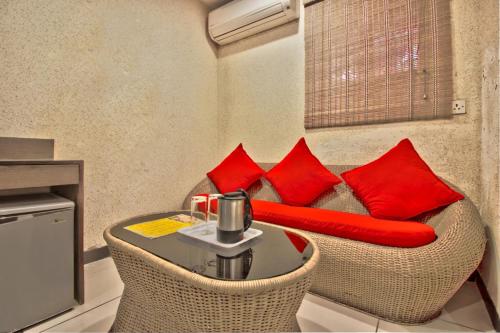 hotel sunshine airport