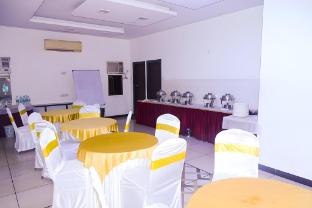 hotel sunshine airport