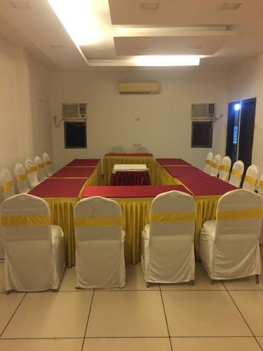 hotel sunshine airport