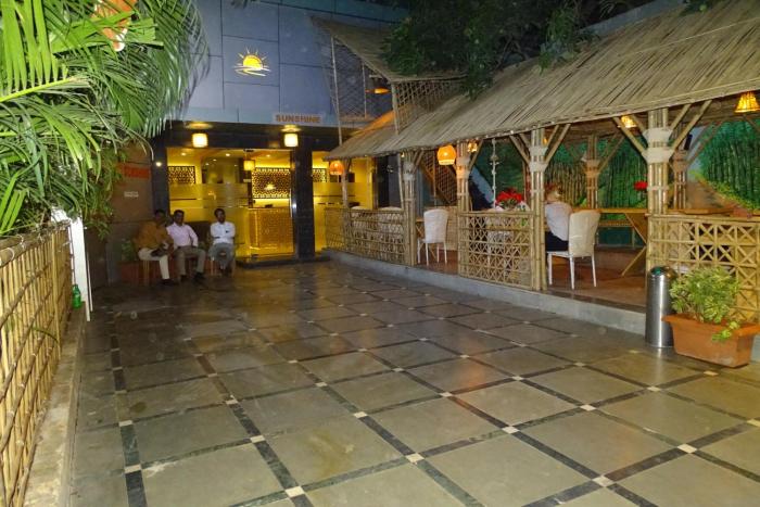 hotel sunshine airport
