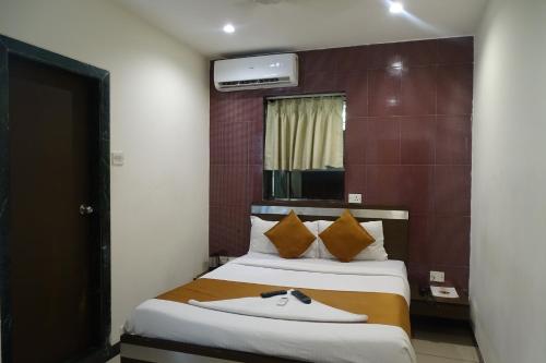 hotel sunshine airport
