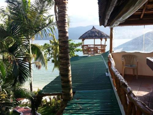 dolphinbay beachfront and dive resort