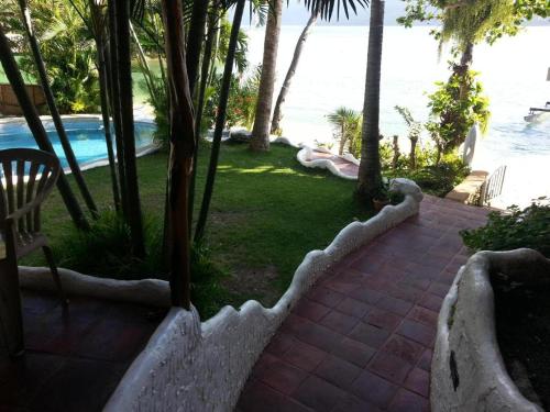 dolphinbay beachfront and dive resort