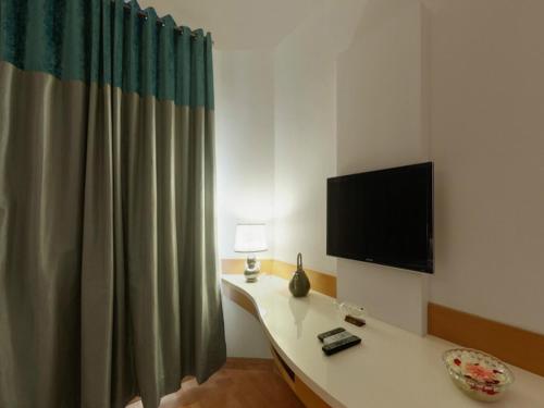 melange luxury service apartment
