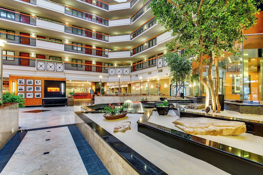 embassy suites louisville east