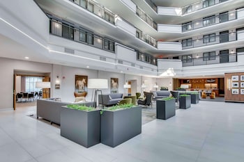 Embassy Suites Louisville East,Louisville>>Hurstbourne,4 star