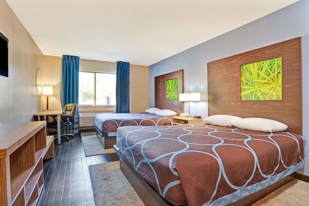 super 8 by wyndham louisville airport