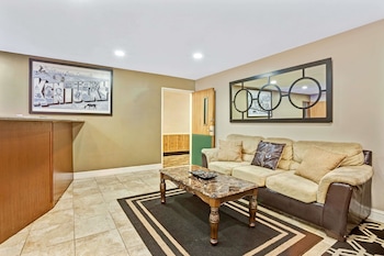 Super 8 By Wyndham Louisville Airport,Lynnview>>Louisville,3 star