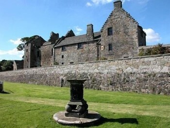 aberdour hotel stables rooms and beer garden