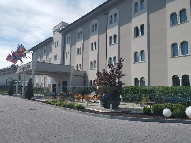 best western grand hotel guinigi