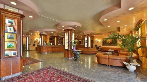 best western grand hotel guinigi