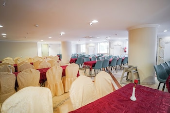 osturat emaar hotel