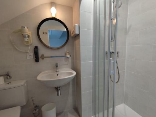 Le Canter,Chouze-Sur-Loire>>Chinon,2 star