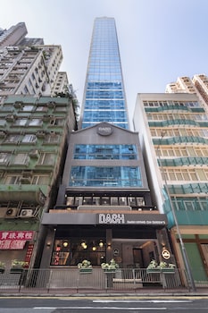 dash living on queens