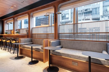 Dash Living On Queen's,,3.5 star