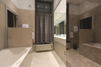Hotel Restaurant Unicum Elzenhagen,Hazerswoude-Rijndijk>>Delfgauw,3 star