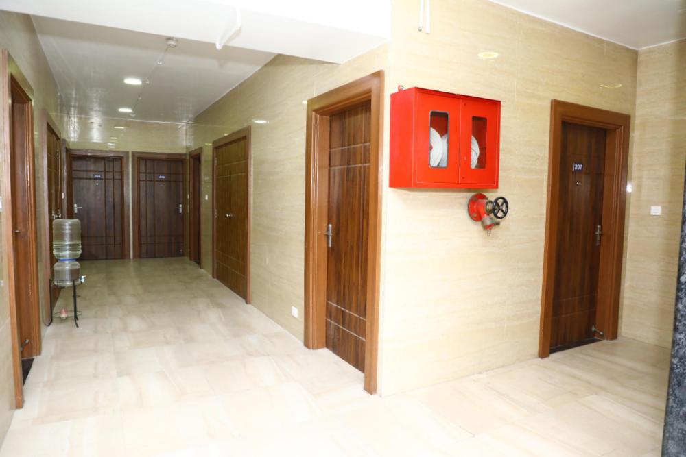 silverkey executive stays 20018 d square omr