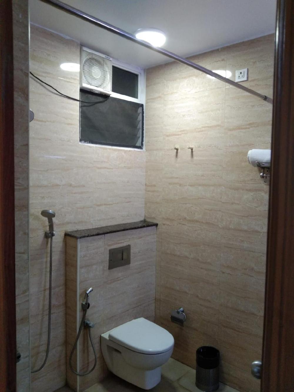 silverkey executive stays 20018 d square omr