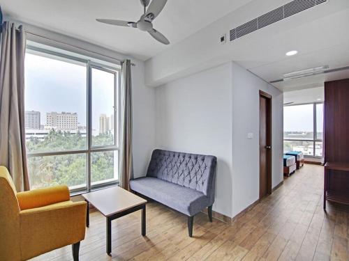 silverkey executive stays 20018 d square omr