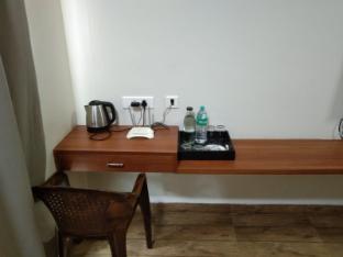 silverkey executive stays 20018 d square omr