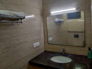 silverkey executive stays 20018 d square omr