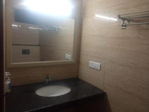 silverkey executive stays 20018 d square omr