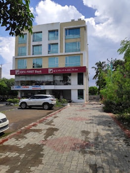 silverkey executive stays 20018 d square omr